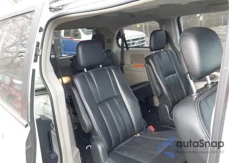 2016 Chrysler Town & Country Touring z USA, uszkodzony, nr VIN 2C4RC1BG8GR289143